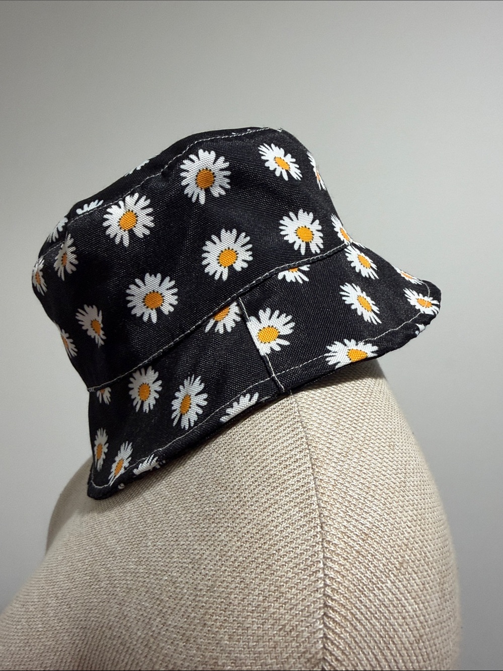 Bucket Hat All Over Daisy Pattern Black and White Whimsical Summer Hat - Picture 5 of 15